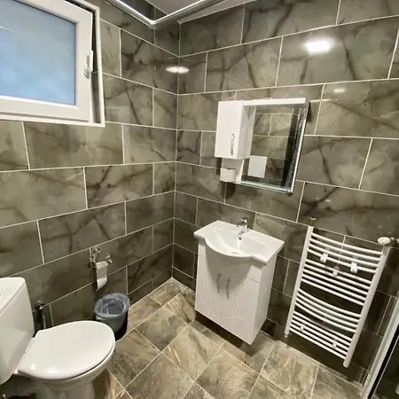Uzun Apartment *